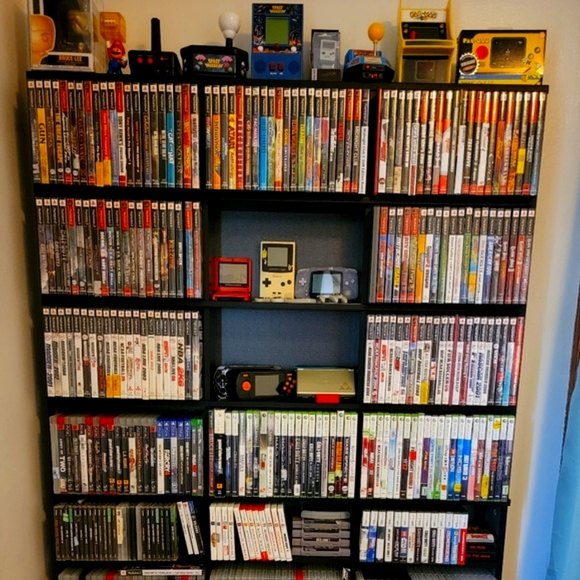 Meet your Posher, Cool Retro 😎 🕹 - Picture 2 of 6